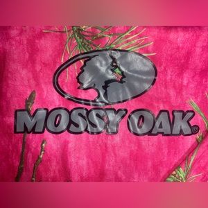 Pink Camo XXL Mossy Oak hoodie.